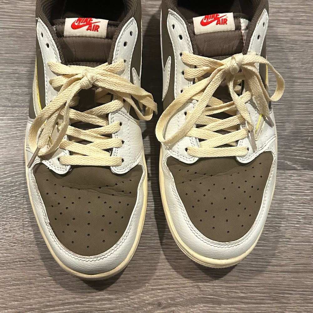 Jordan Sneakers in Brown and Cream